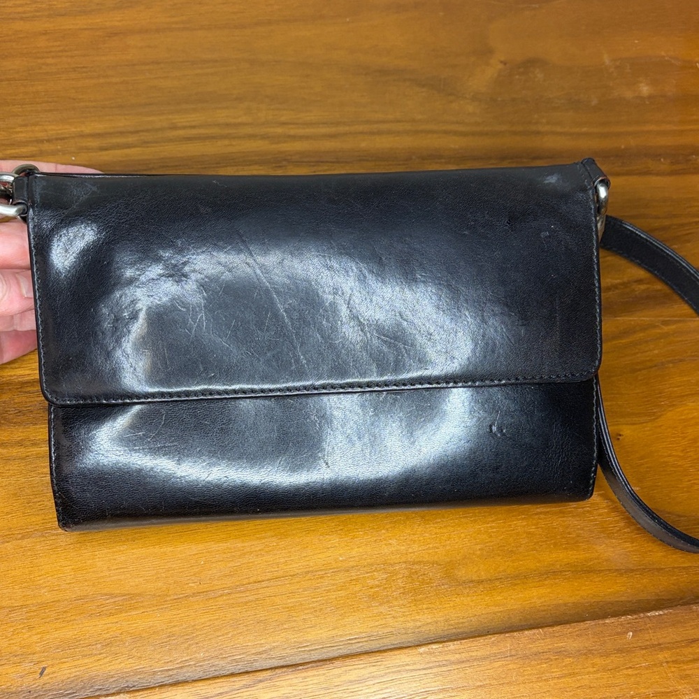 HOBO Black Leather Crossbody Wallet - Picture 9 of 12